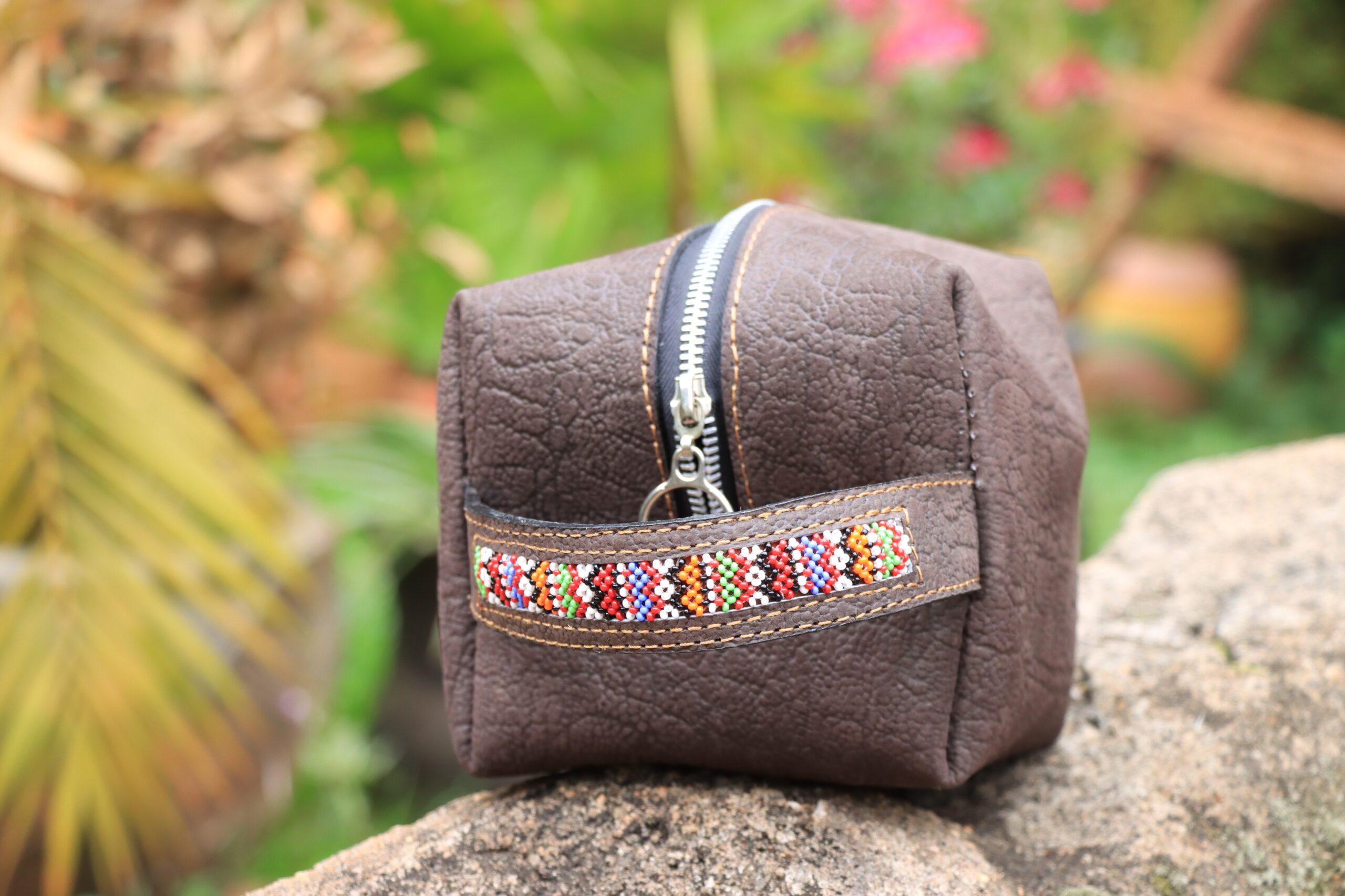 Wash Bag With Beedwork - Image 2