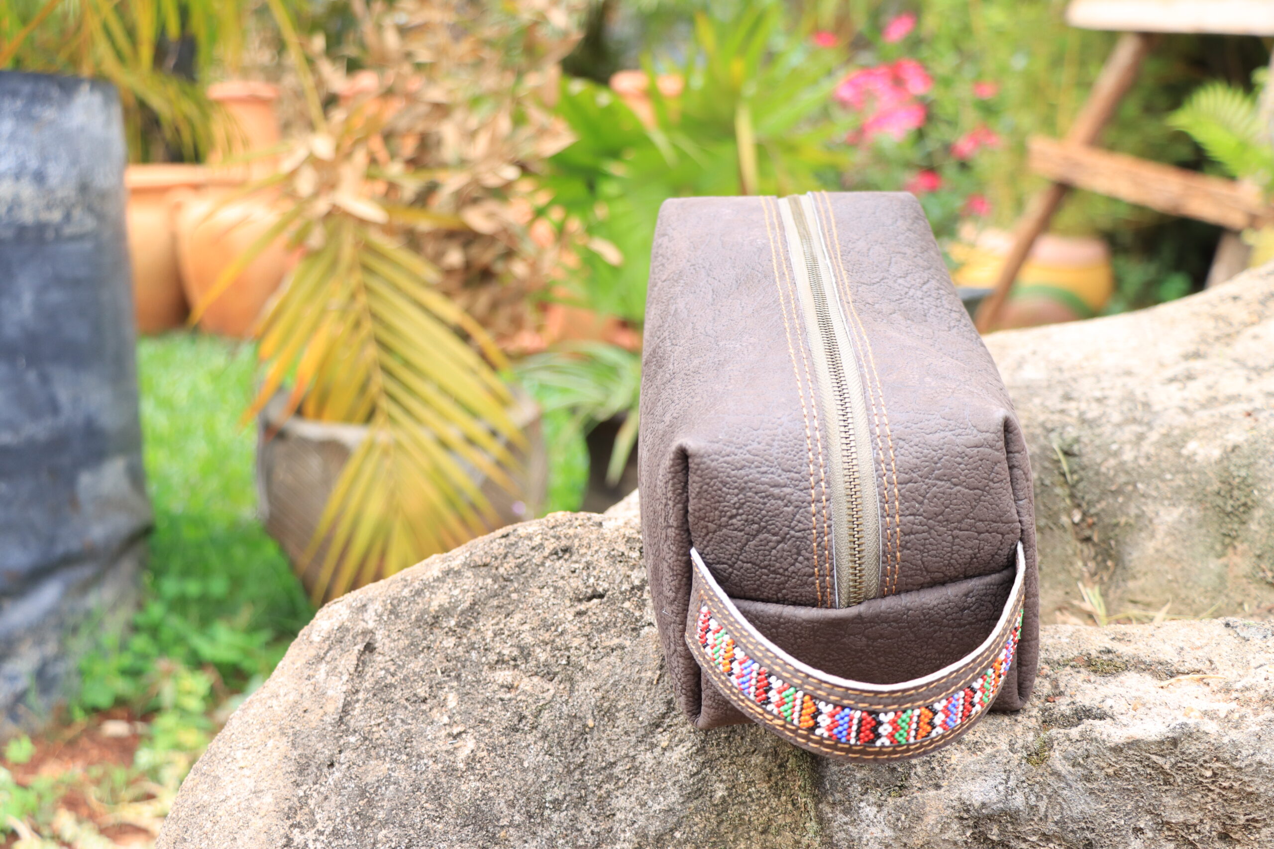 Wash Bag With Beedwork - Image 4